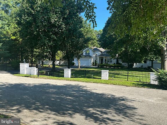 3rd image of 21 Sunset Rd
