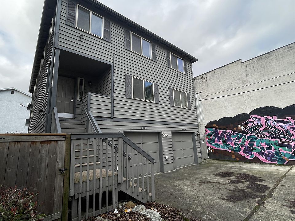 2nd image of 4343A 9th Ave NE