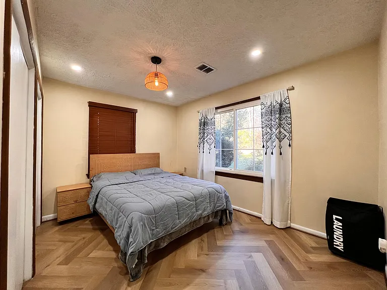 6035 Mount Vernon Blvd — Photo 16
