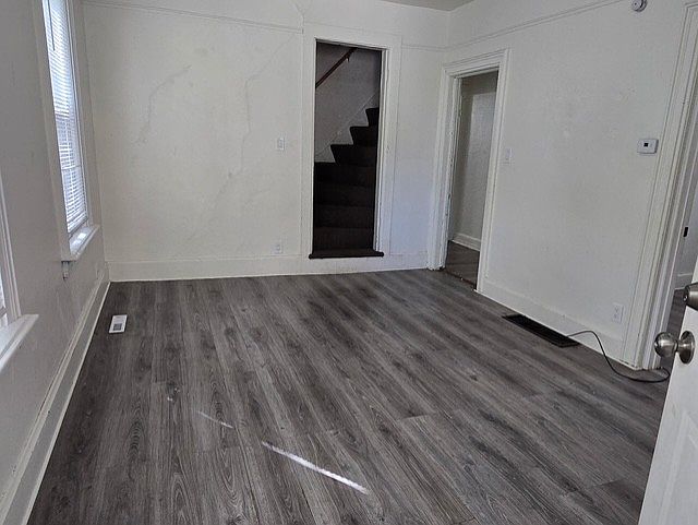 1st image of 515 W Ring St