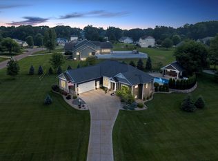 66071 Blackberry Rd, Edwardsburg, MI 49112