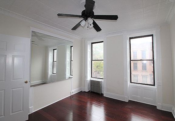 2nd image of 526 Henry St APT 3