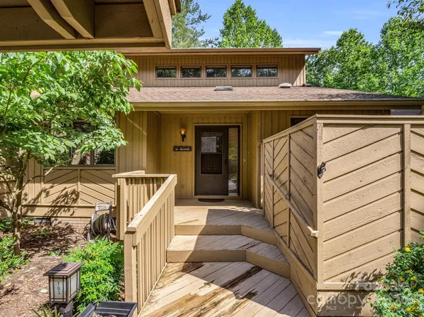 103 Chinquapin Oak Ln, Hendersonville, NC 28791