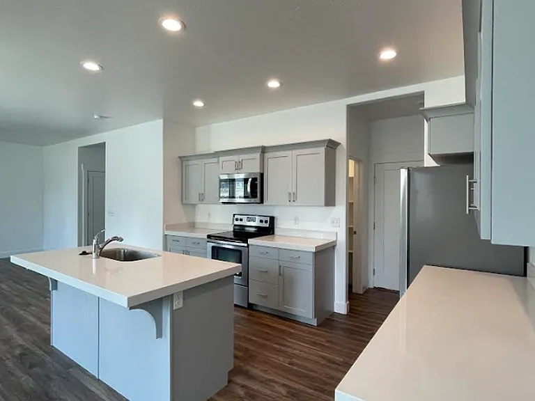 4772 E Silver Ridge Rd — Photo 2