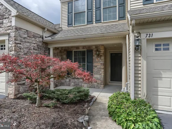 731 Creek Side Dr, Hummelstown, PA 17036
