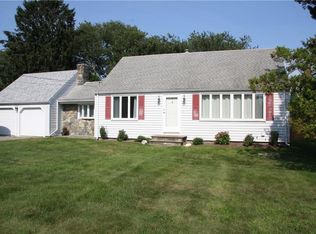 1 Bancroft Dr, Portsmouth, RI 02871