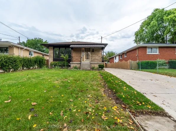 75 Purdy Cres, Hamilton, ON L9A 3B4