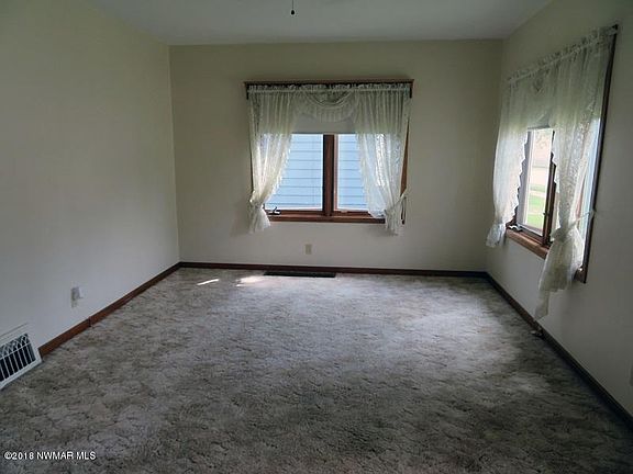 2nd image of 114 Arnold Ave N