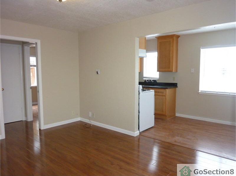 1st image of 190 Boston Ave APT 3