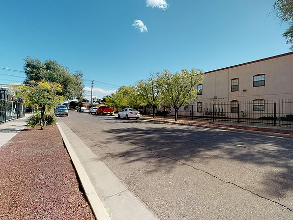 3rd image of 816 Coal Ave SW APT 6
