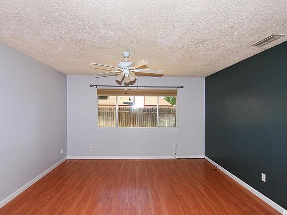 4th image of 4054 Farmer Way