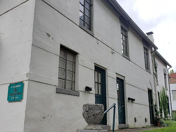 3rd image of 14 Mulberry St