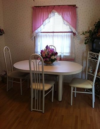 3rd image of 8 Gables Dr