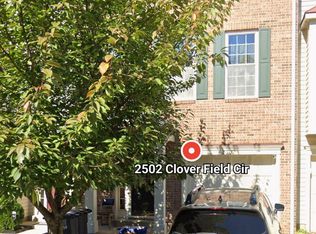 2502 Clover Field Cir, Herndon, VA 20171