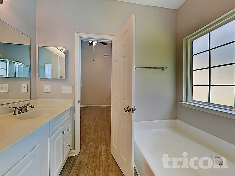 1904 Nigel Ct — Photo 11