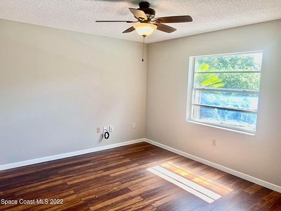 4th image of 1307 Canterbury Ln