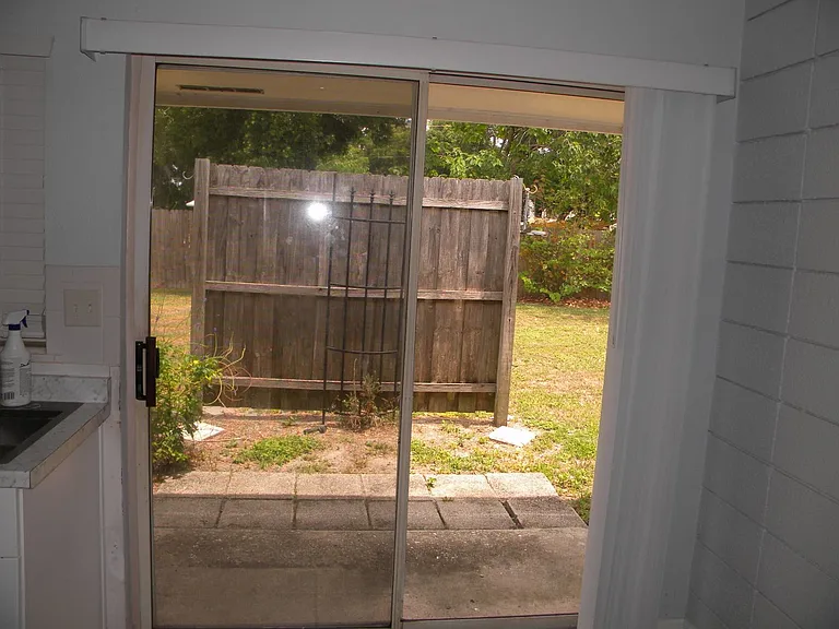 1031 Royal Palm Ave #3 — Photo 6