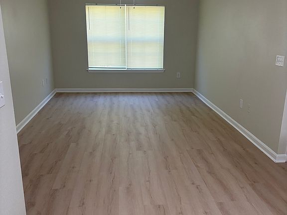 5th image of 131 Windover Ave #58e2cbd61