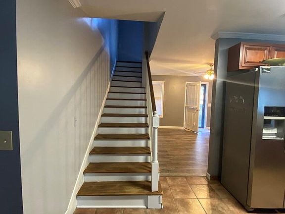 2nd image of 4043 Ivy Ln