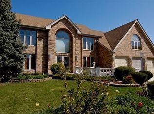 732 E Oak Mill Ct, Addison, IL 60101