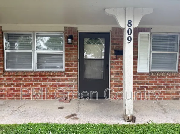 809 Park St, Pryor, OK 74361