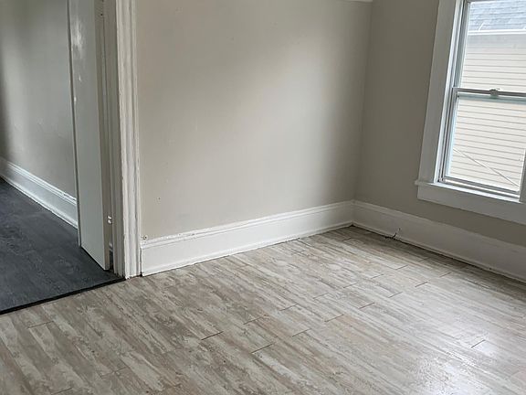 4th image of 1366 W 87th St #2