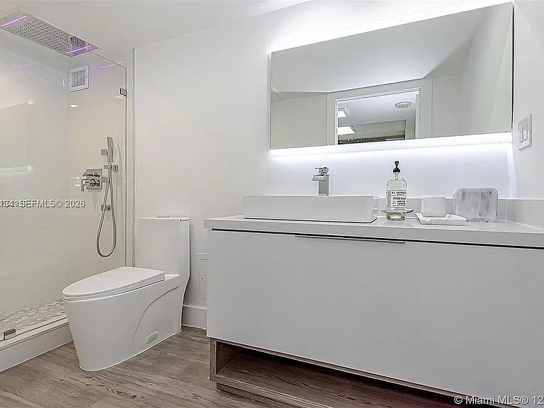 2301 Collins Ave #843 — Photo 18