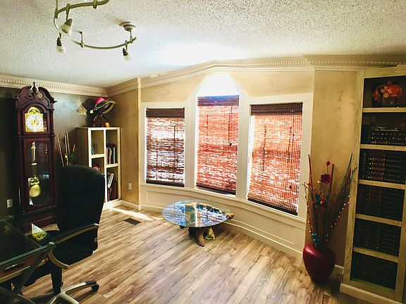 4th image of 2067 N Pinewood Dr