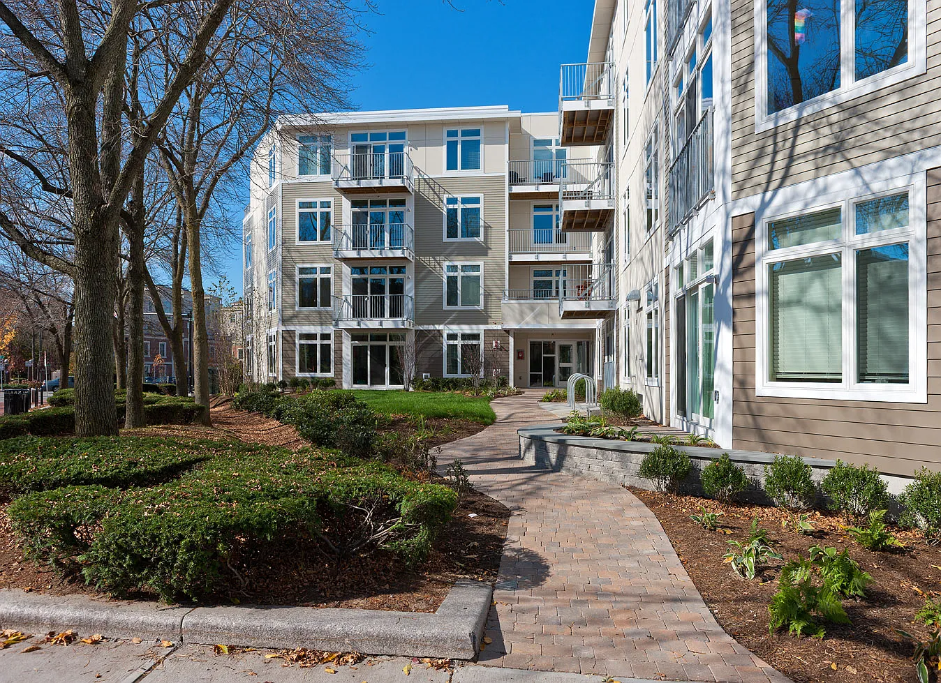 7 Cameron Apartments — Photo 3