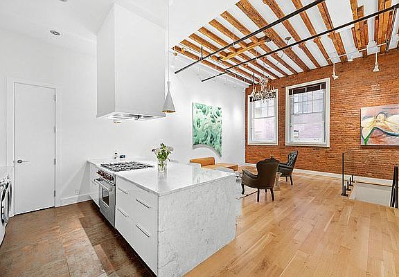 3rd image of 60 Collister St APT 1B