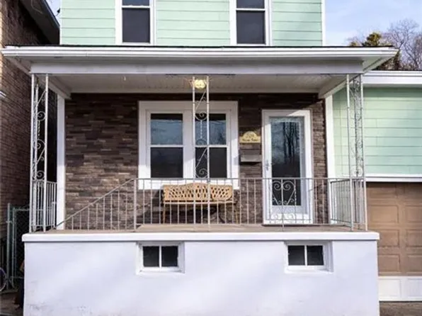 209 Macomb St, New Philadelphia, PA 17959