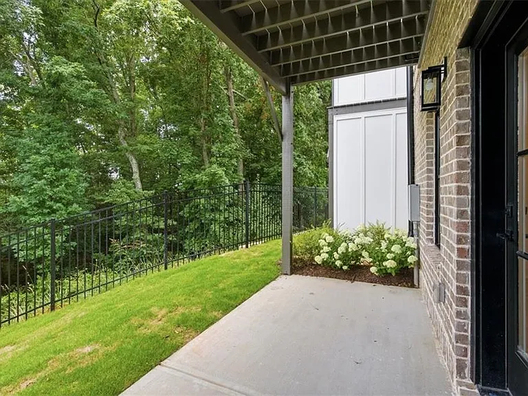 333 Sugarview Rd — Photo 28