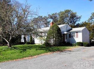 25 Antlers Shore Dr, East Falmouth, MA 02536