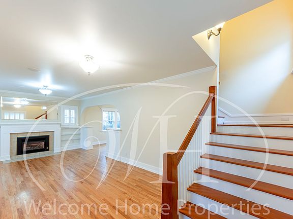 5th image of 917 Bonnie Brae St
