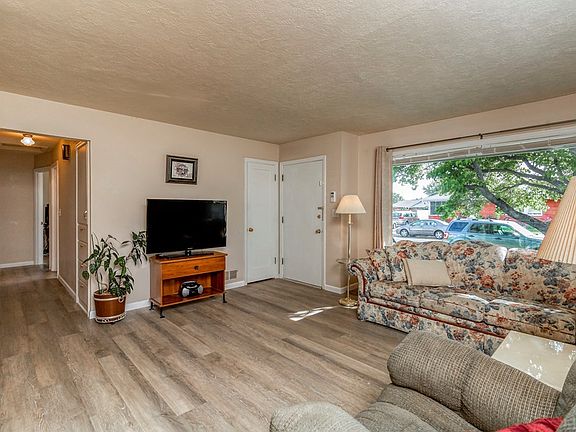 3rd image of 148 Boyer Dr