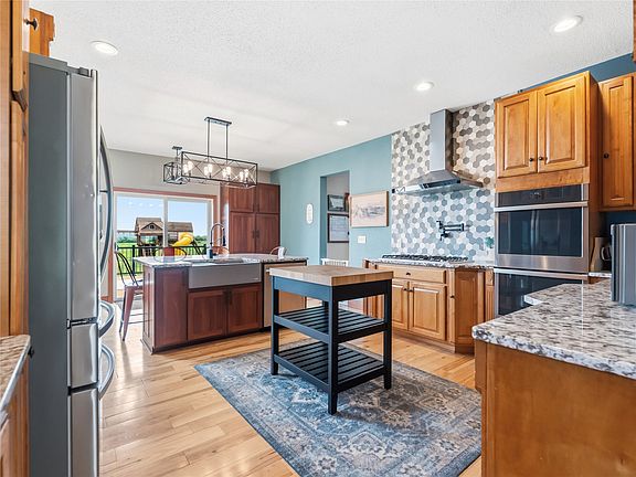 5th image of 2395 22nd Avenue