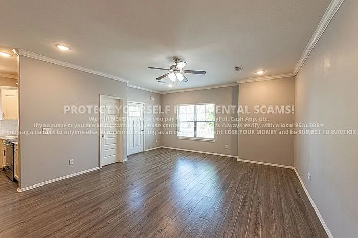1271 N Corsica Dr — Photo 3