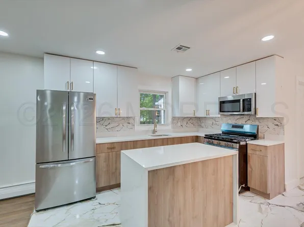 25 Woodbrook Drive, Matawan, NJ 07747