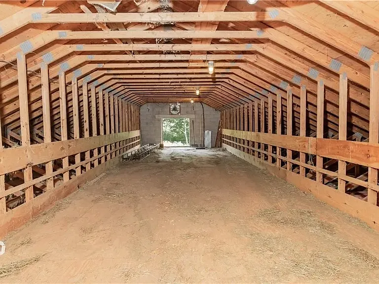 2318 Fleming Rd — Photo 27