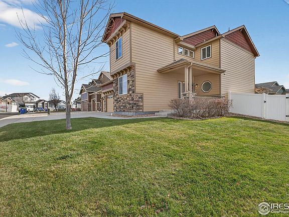 3rd image of 848 Shirttail Peak Dr