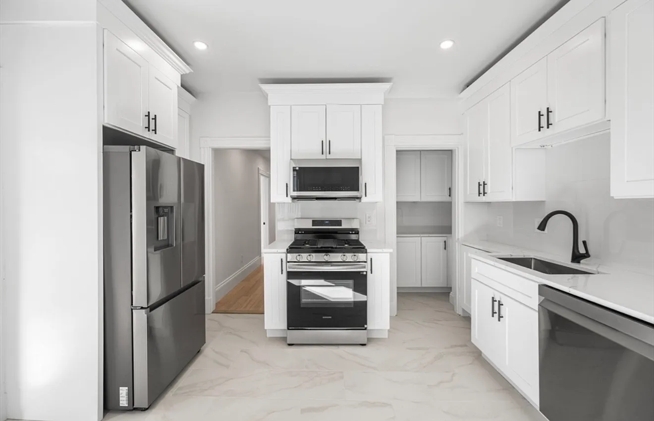 3 bed, 1190 sqft, $4,500 — Photo 1