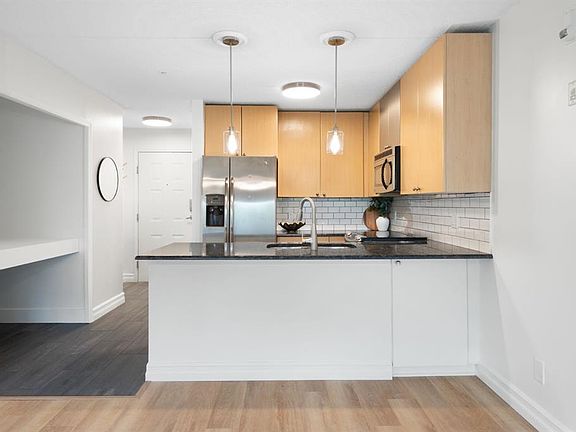 4th image of 25 E Richard Pl SW #120
