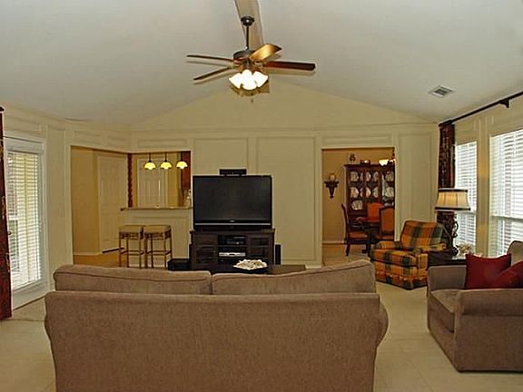 5th image of 3612 Marlborough Dr