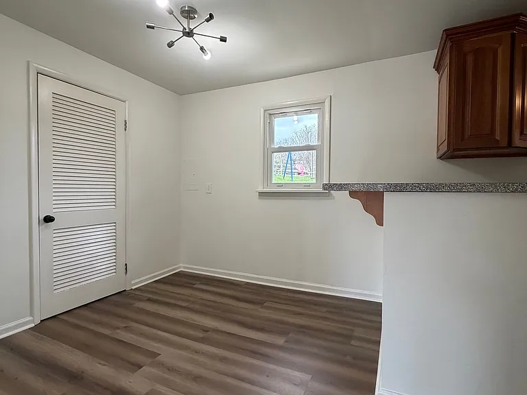 99 Phillips Ln — Photo 16