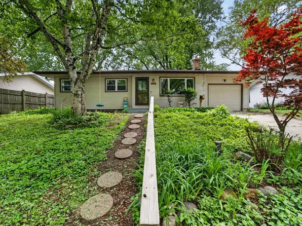1121 Debra Ln, Madison, WI 53704