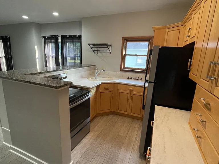 817 Mill St — Photo 5
