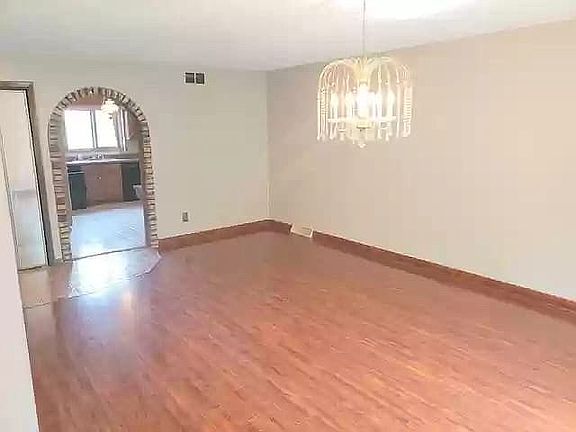 4th image of 248 Eagle Ct