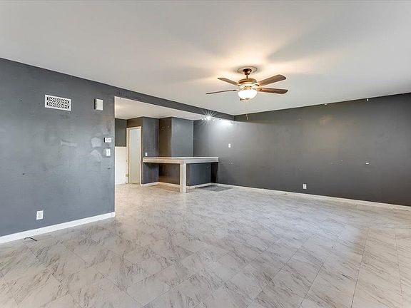 4th image of 921 W 5th St