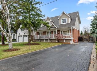 1071 Melvin Ave, Oakville, ON