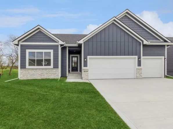 1528 Marina Cove Dr, Polk City, IA 50226